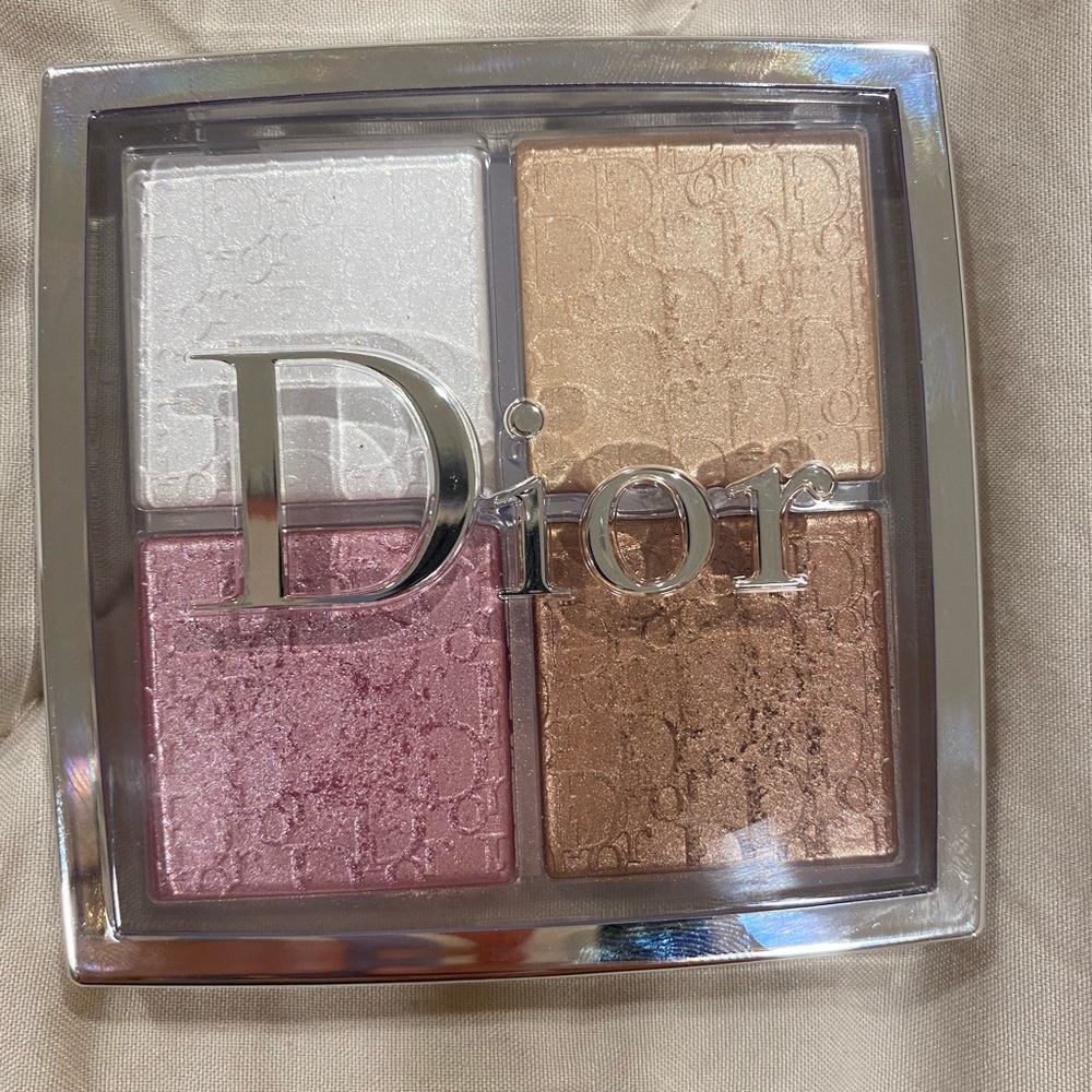 Dior highlighter palette